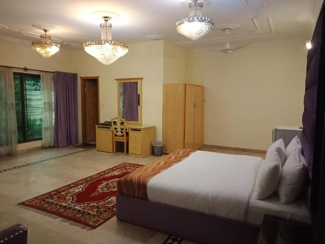 Executive Royal Garden For Families Only Hotel Islamabad Room photo